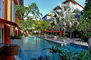 HARRIS Hotel & Residences Sunset Road - Bali